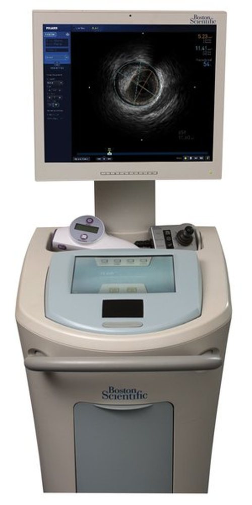 Console de ultrassom intracoronário usado durante o procedimento
